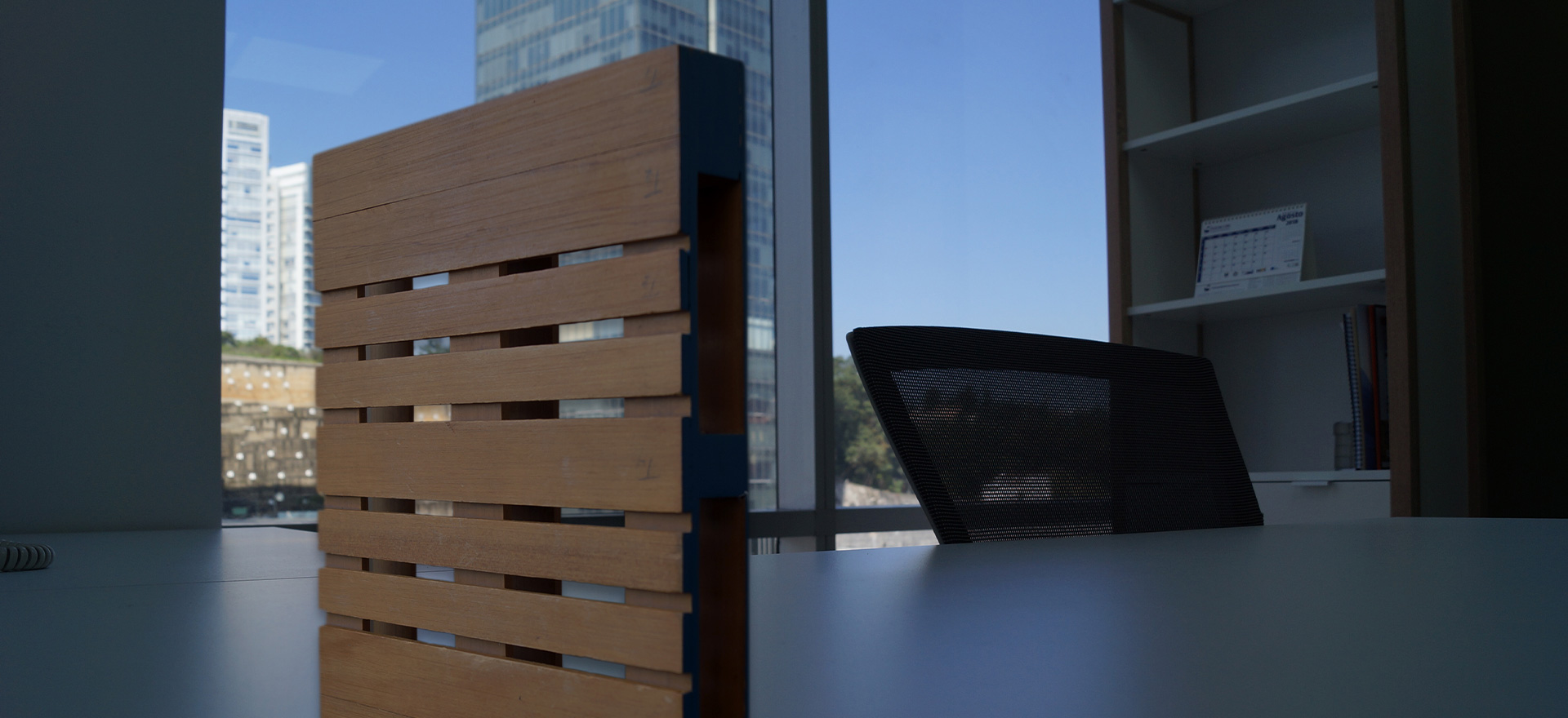 Tarima de madera azul